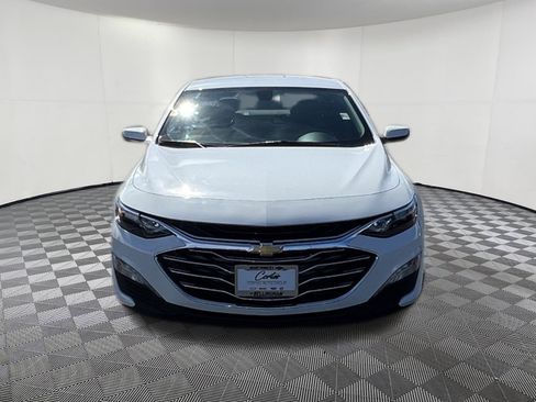Used 2021 Chevrolet Malibu LT image 2