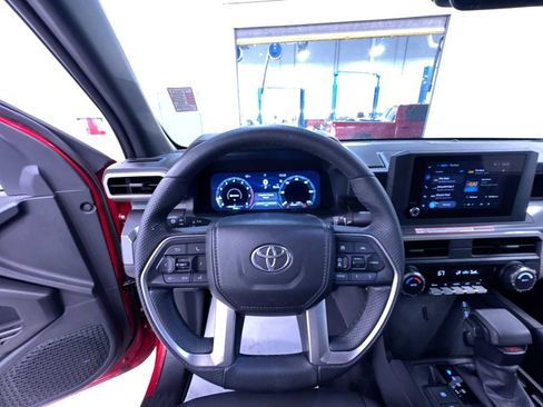 Used 2025 Toyota Tacoma TRD Off-Road AWD/4WD image 15