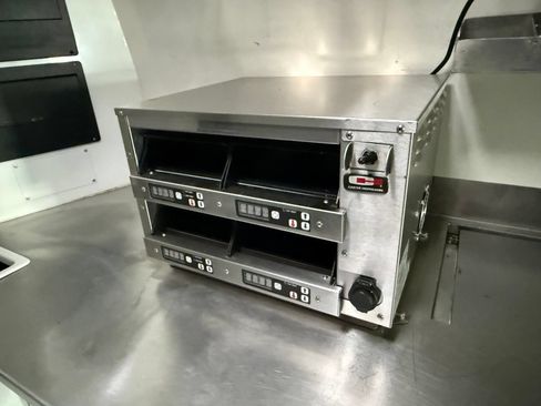 Used 2021 Mercedes-Benz Sprinter 4500 image 24