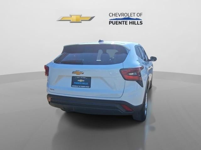 New 2026 Chevrolet Trax LS w/ LS Convenience Package FWD image 7