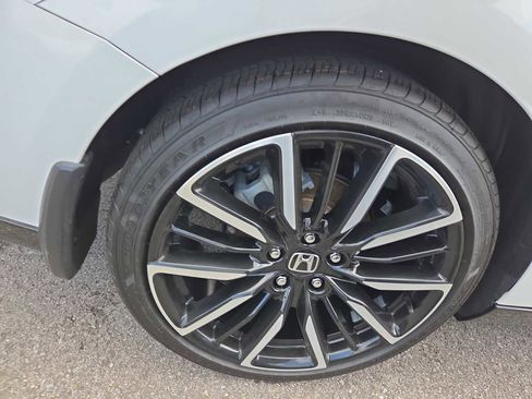 Used 2023 Honda Accord Touring image 4