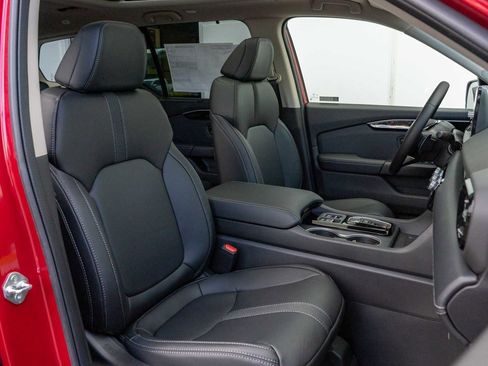 New 2025 Honda Pilot Touring image 19