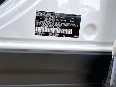Used 2026 Toyota bZ FWD image 32