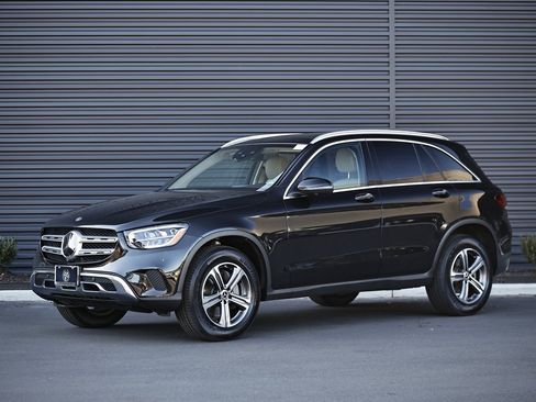 Used 2022 Mercedes-Benz GLC 300 4MATIC image 1
