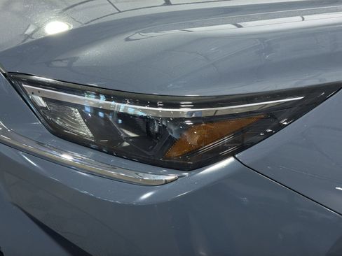 Used 2024 Toyota Grand Highlander AWD image 13