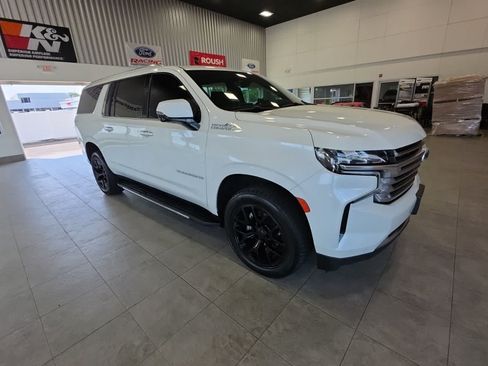 Used 2021 Chevrolet Suburban High Country AWD/4WD image 6
