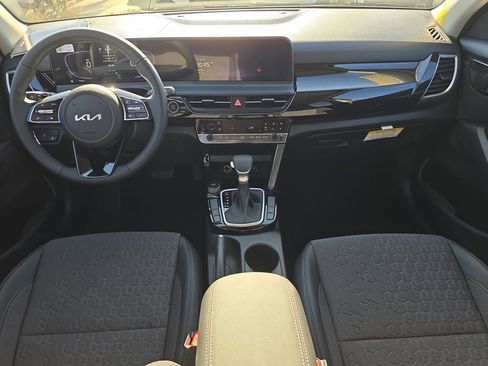 New 2026 Kia Seltos S FWD image 12