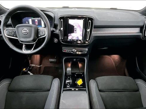 Certified 2025 Volvo XC40 B5 Plus image 20