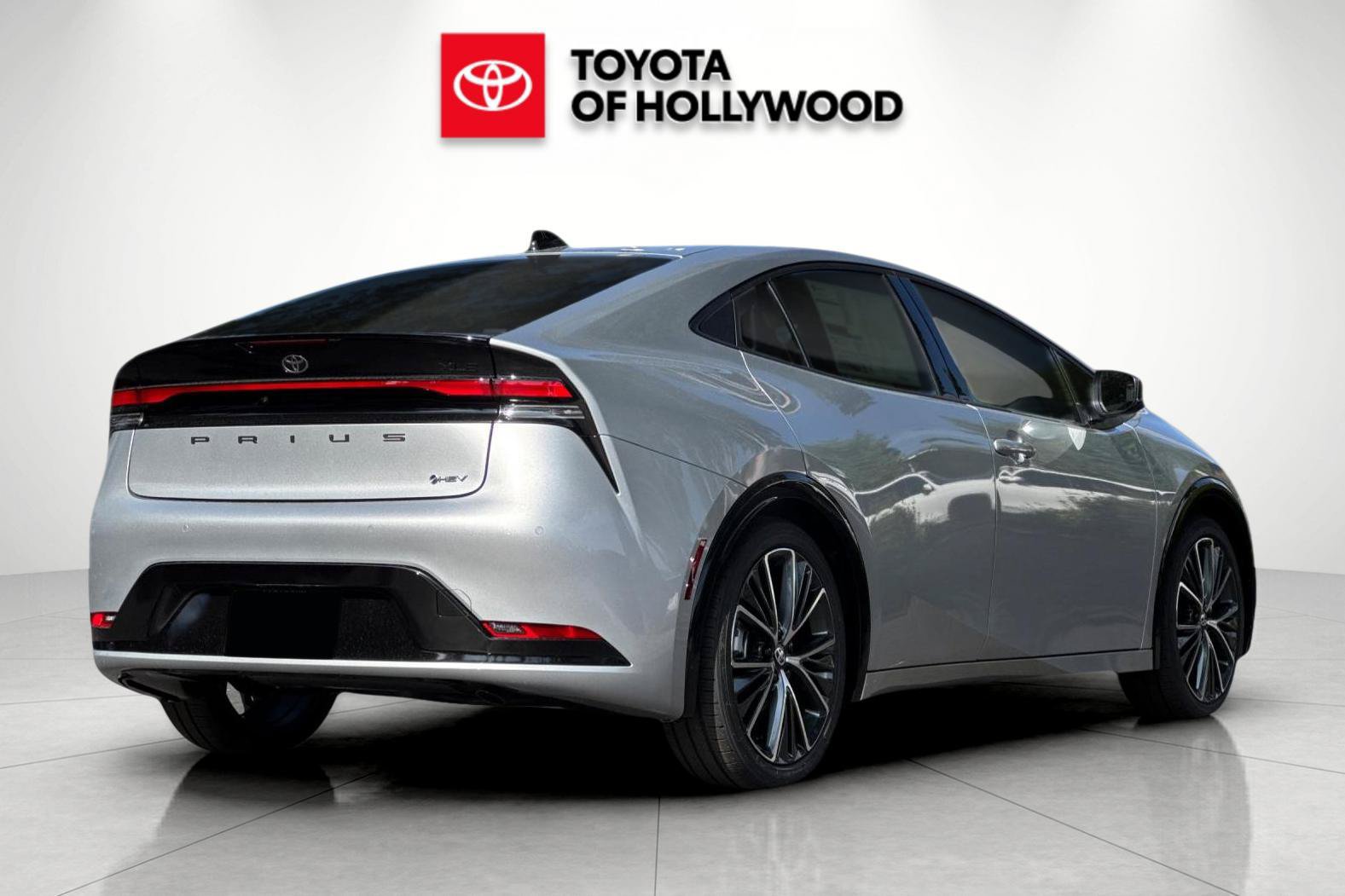 New 2027 Toyota Prius XLE FWD image 4