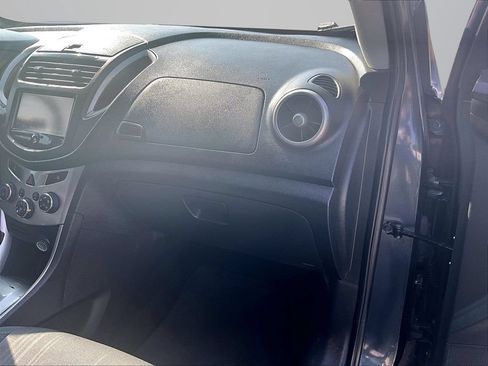 Used 2016 Chevrolet Trax LT w/ Sun And Sound Package FWD image 18