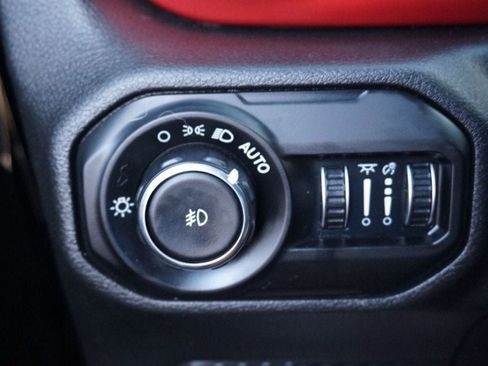 Used 2021 Jeep Wrangler Unlimited Rubicon AWD/4WD image 29