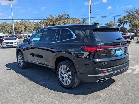 Certified 2025 Buick Enclave Preferred image 10