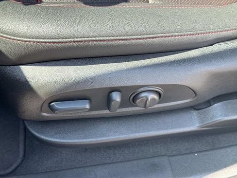 Used 2025 Chevrolet Blazer RS FWD image 24