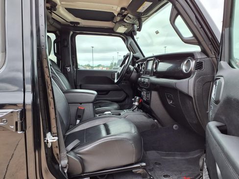 Used 2021 Jeep Wrangler Unlimited Sahara AWD/4WD image 25