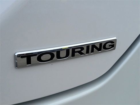 Certified 2024 Honda Pilot Touring image 7