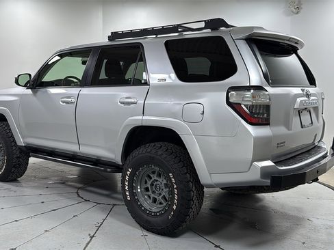 Used 2016 Toyota 4Runner SR5 image 7