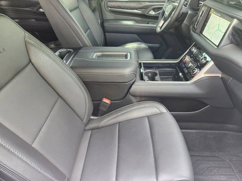 Used 2024 GMC Yukon Denali AWD/4WD image 14