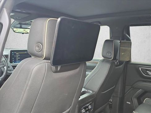 Used 2023 Chevrolet Tahoe Premier w/ Advanced Technology Package image 16