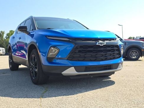 Used 2025 Chevrolet Blazer LT w/ Midnight/Sport Edition FWD image 7