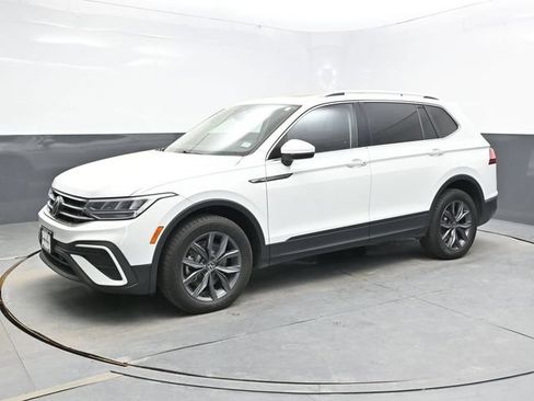 Used 2022 Volkswagen Tiguan SE AWD/4WD image 7