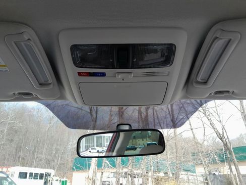 Used 2018 Subaru Forester 2.5i Premium w/ All-Weather Package image 38