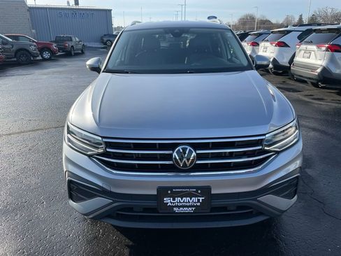 Used 2024 Volkswagen Tiguan SE AWD/4WD image 26
