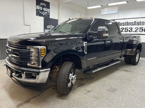 Used 2019 Ford F350 Lariat w/ Lariat Ultimate Package image 3