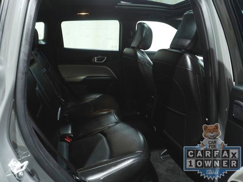 Used 2023 Jeep Compass Limited w/ Sun and Sound Group AWD/4WD image 16