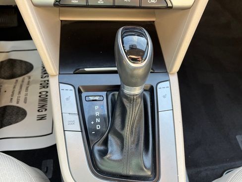 Used 2018 Hyundai Elantra Value Edition image 16