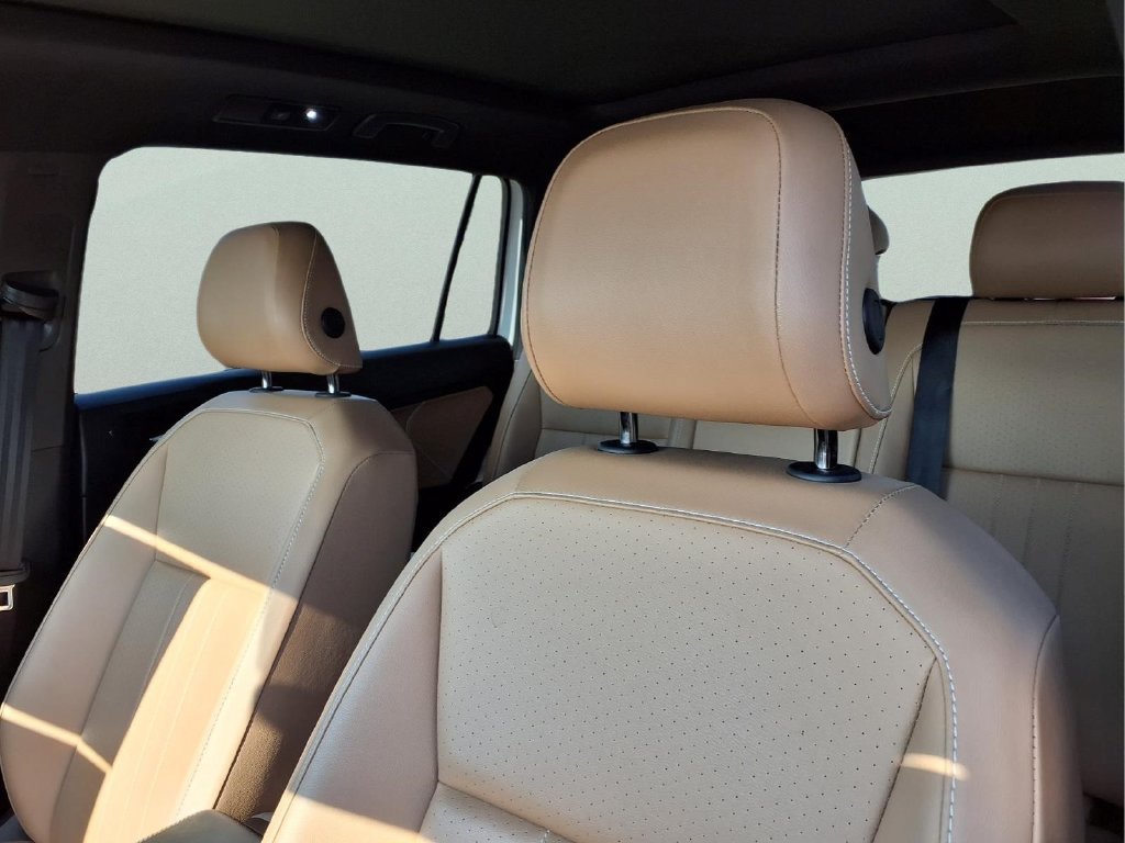 Used 2024 Volkswagen Tiguan SE R-Line w/ MDO Package, Three-Row FWD image 17