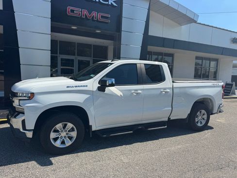 Certified 2020 Chevrolet Silverado 1500 LT w/ Convenience Package AWD/4WD image 2