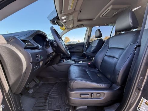 Used 2017 Honda Pilot Touring image 11