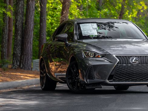 Used 2017 Lexus IS 200t F Sport w/ F Sport Package RWD image 24