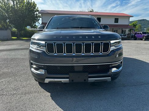 Used 2024 Jeep Wagoneer Series II w/ Flexible Seating Group AWD/4WD image 8