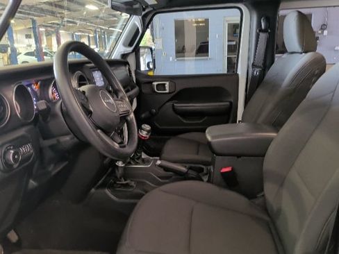 Used 2020 Jeep Wrangler Sport AWD/4WD image 5