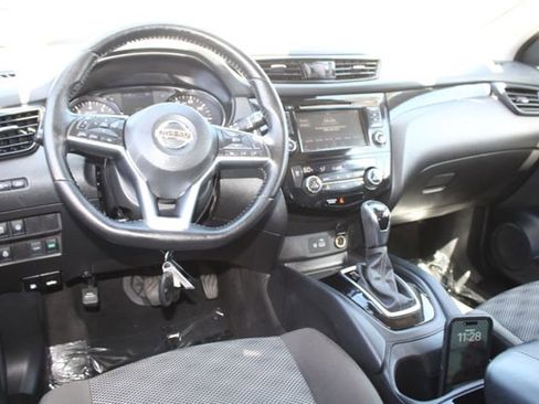 Used 2021 Nissan Rogue Sport SV image 15