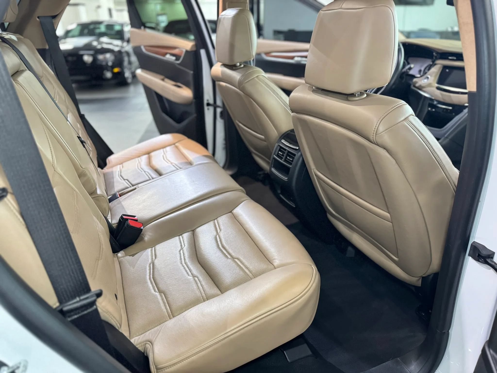 Used 2017 Cadillac XT5 Platinum AWD/4WD image 15
