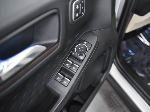 Used 2020 Ford Escape Titanium image 12