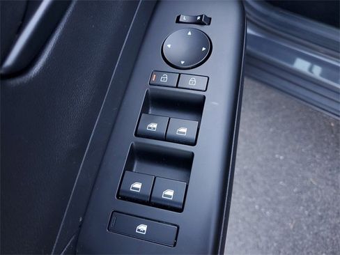 Used 2025 Hyundai Kona SEL image 22