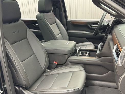 Used 2026 GMC Yukon XL Denali w/ Sun & Power Step Package AWD/4WD image 37