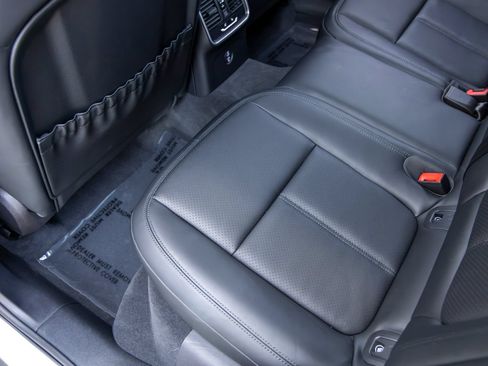 Certified 2026 Porsche Macan AWD/4WD image 50