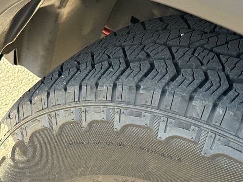 Used 2023 Nissan Frontier PRO-4X w/ Pro Convenience Package image 11