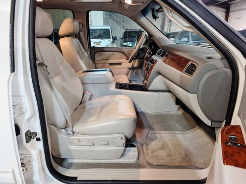 Used 2011 Chevrolet Tahoe LT image 29