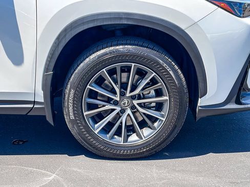 Used 2024 Lexus NX 250 FWD image 9