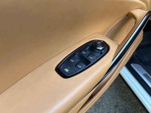 Used 2021 Aston Martin DBX AWD/4WD image 47