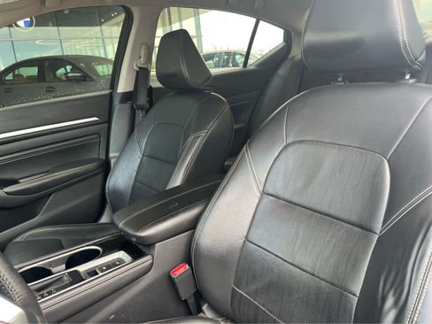 Used 2022 Nissan Altima 2.5 Platinum AWD/4WD image 9