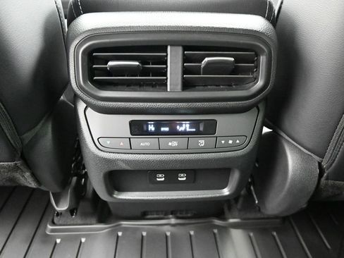 New 2026 Honda Pilot Touring image 13