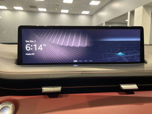 Used 2022 Genesis GV70 3.5T Sport w/ Sport Prestige Package image 27