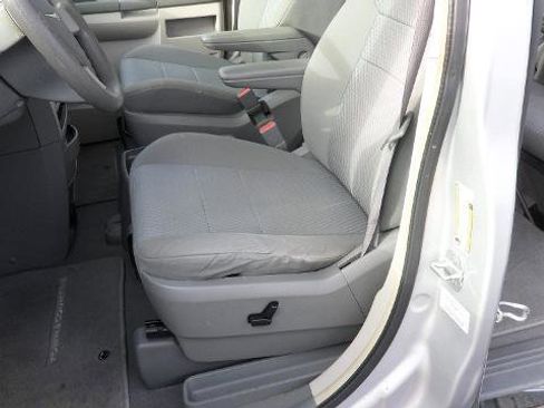 Used 2010 Chrysler Town & Country LX w/ Entertainment Group #1 FWD image 19