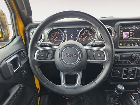 Used 2018 Jeep Wrangler Unlimited Sahara image 12